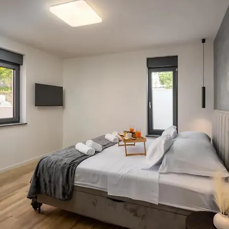 Catherine Tatil Evi Kastela