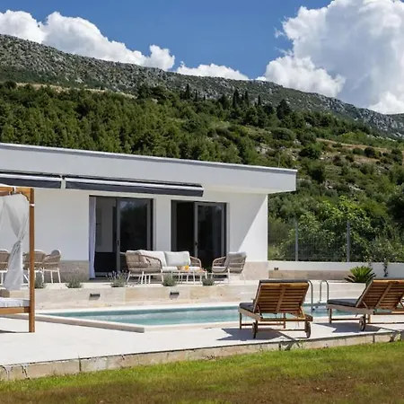 Catherine Holiday home Kastela